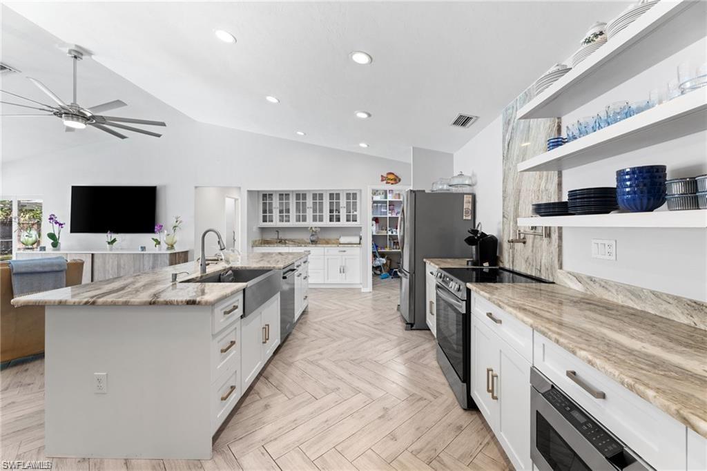 2467 Pine Woods CIR 3