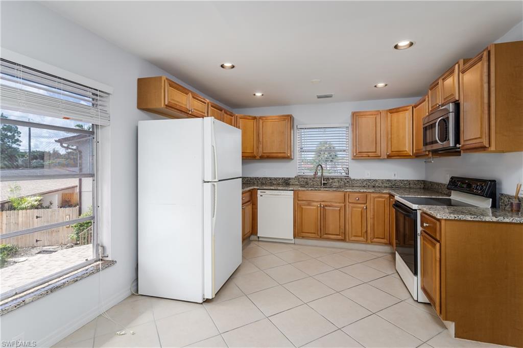 180 Cypress WAY E B212