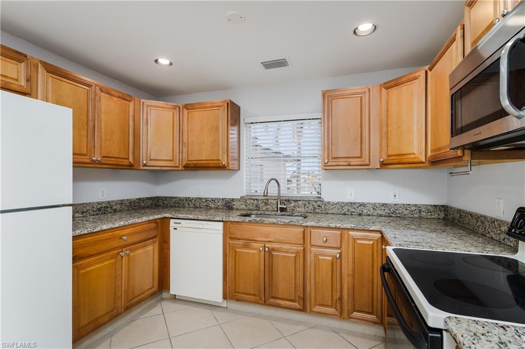 180 Cypress WAY E B212