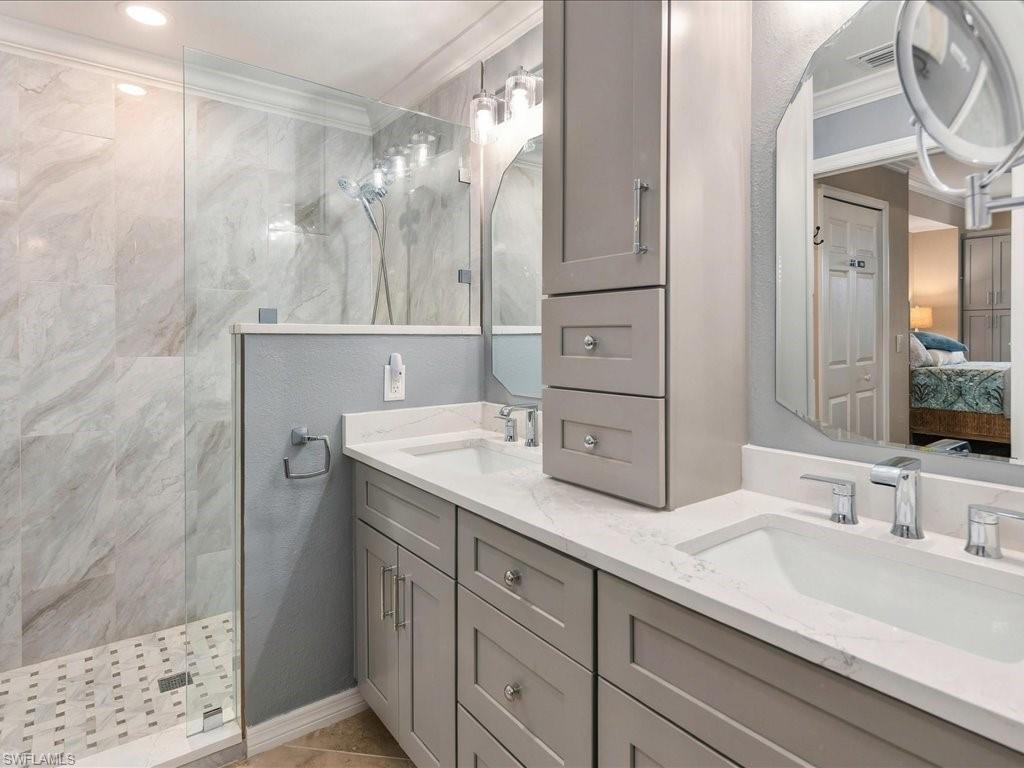 9840 Venezia CIR 815