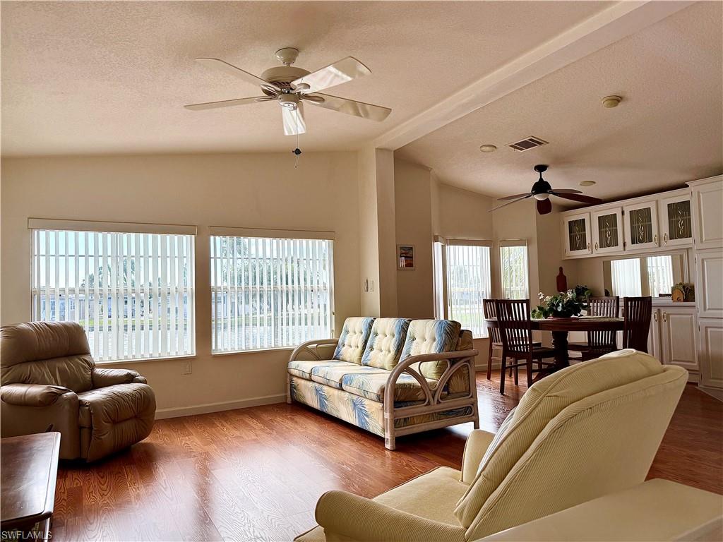 558 Cattleya Refuge 558