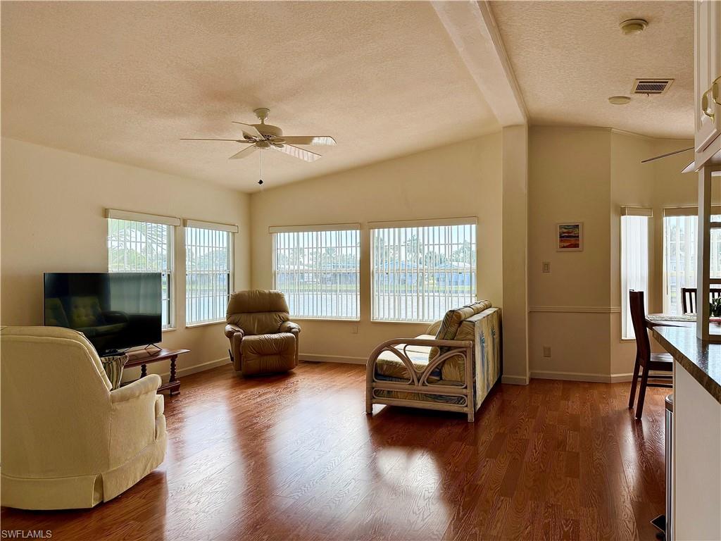 558 Cattleya Refuge 558