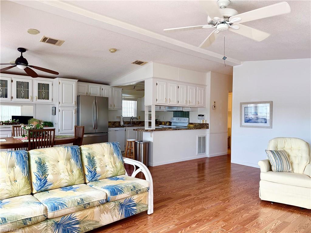 558 Cattleya Refuge 558