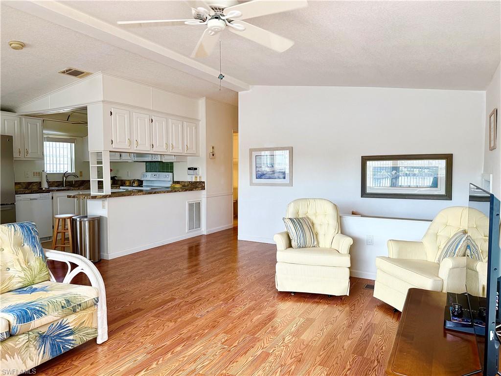558 Cattleya Refuge 558