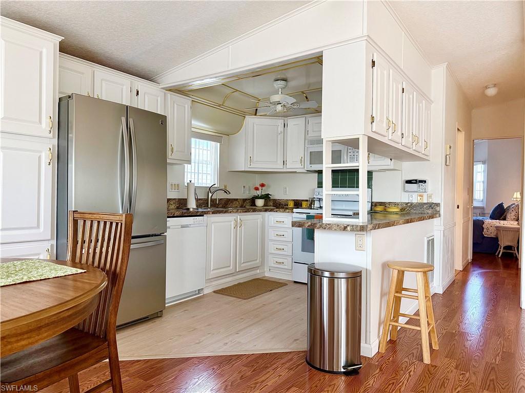 558 Cattleya Refuge 558