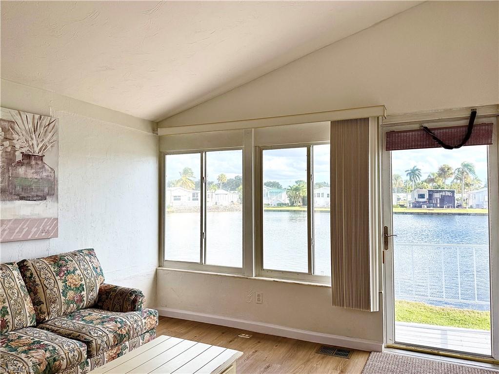 561 Cattleya Refuge 561