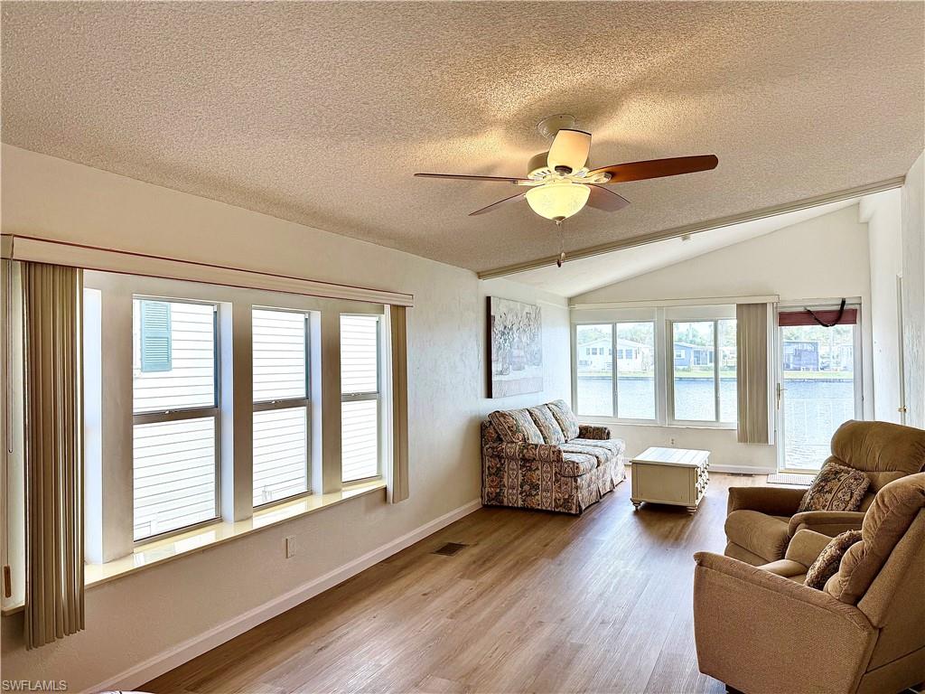 561 Cattleya Refuge 561