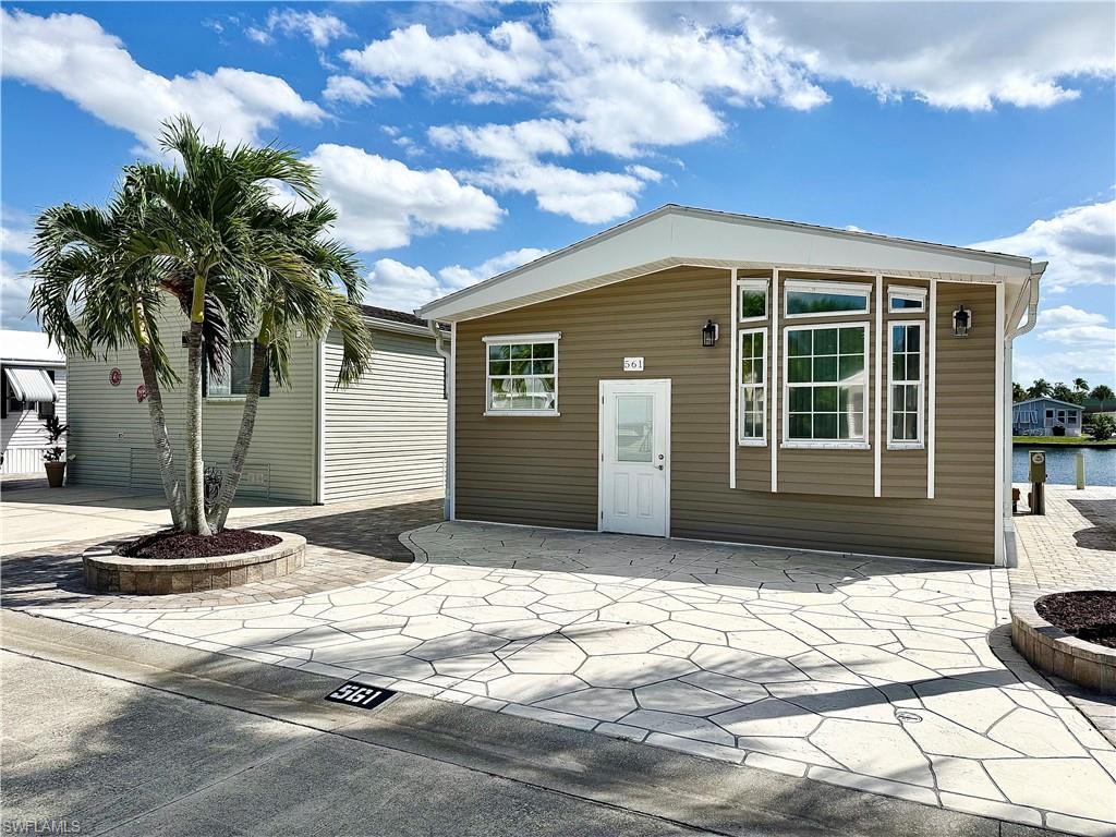 561 Cattleya Refuge 561