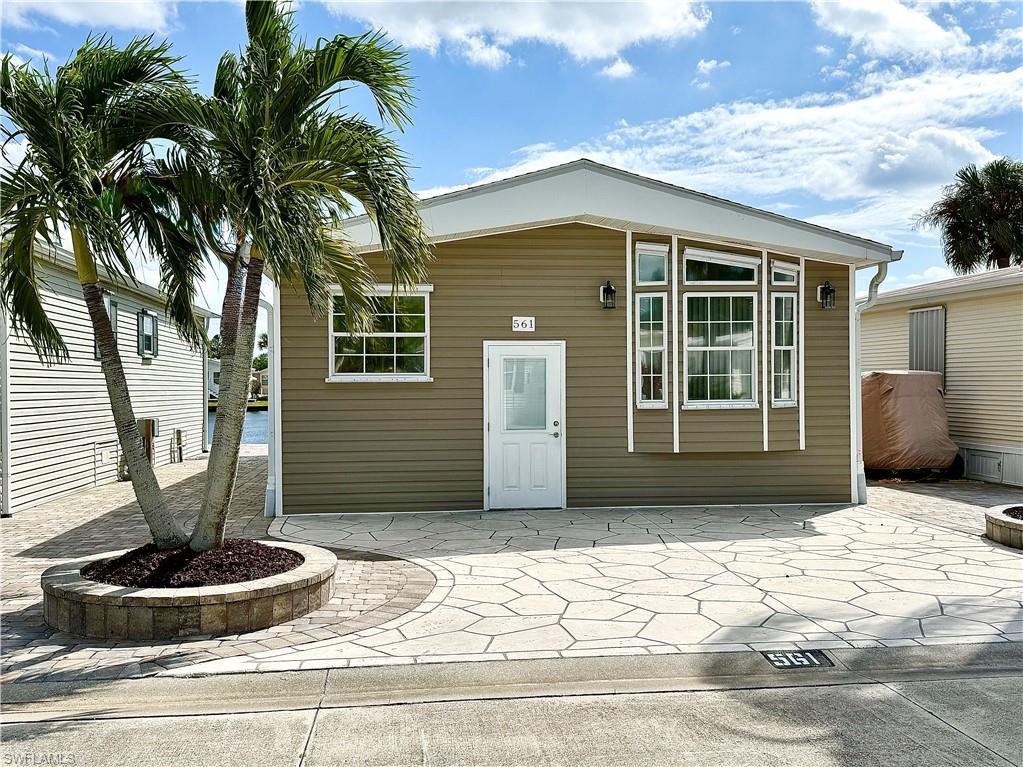 561 Cattleya Refuge 561