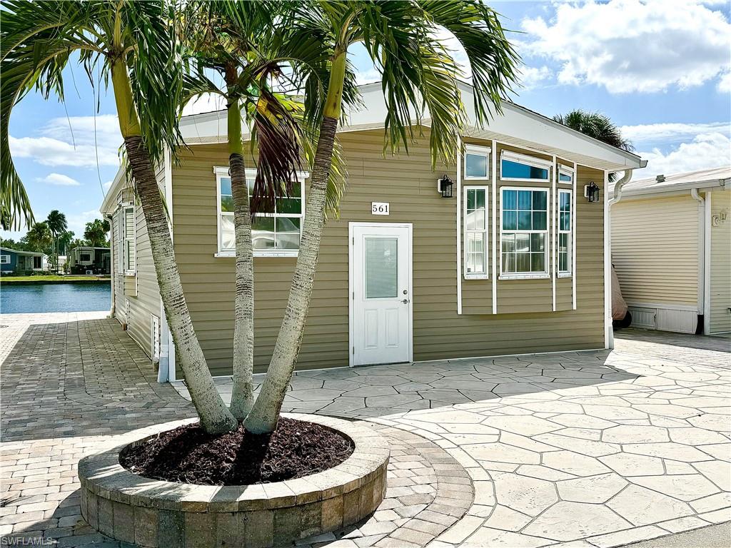 561 Cattleya Refuge 561