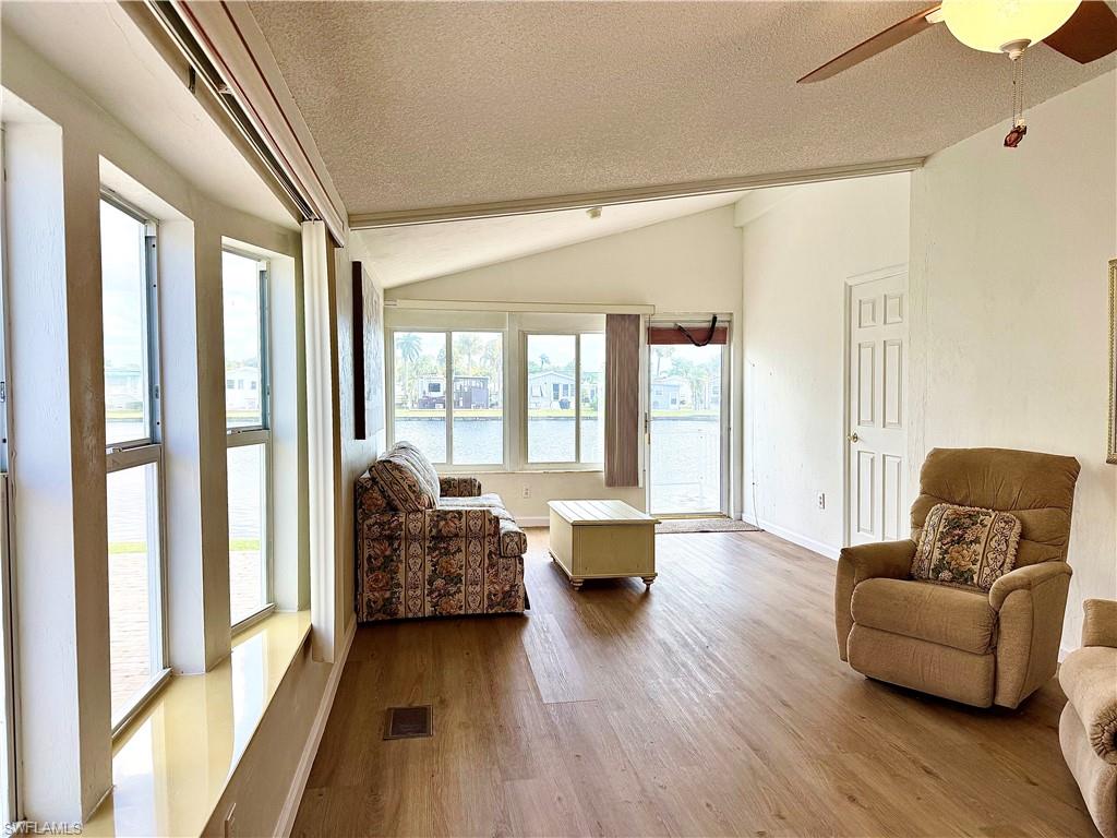 561 Cattleya Refuge 561