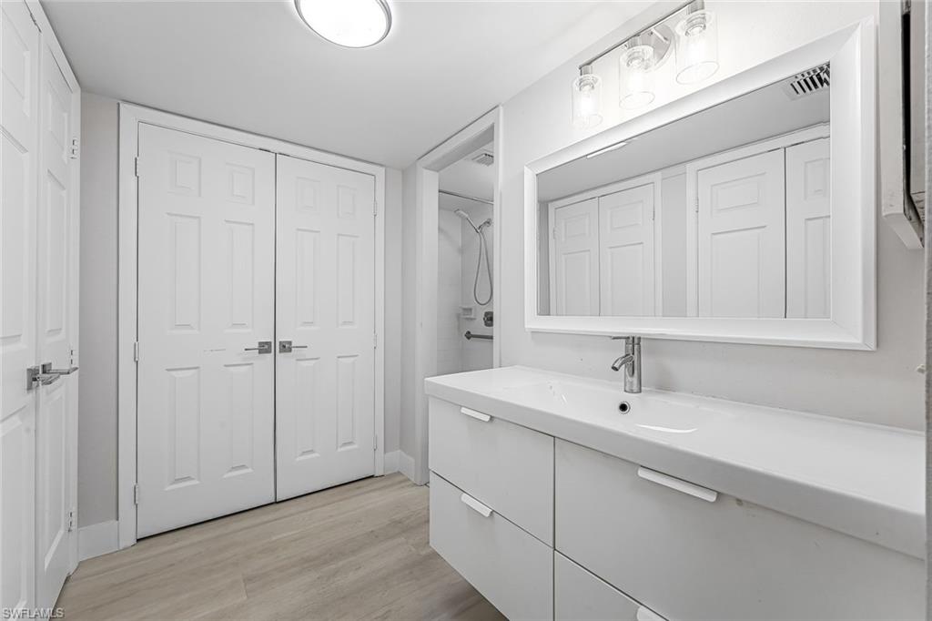 1201 Solana RD 5