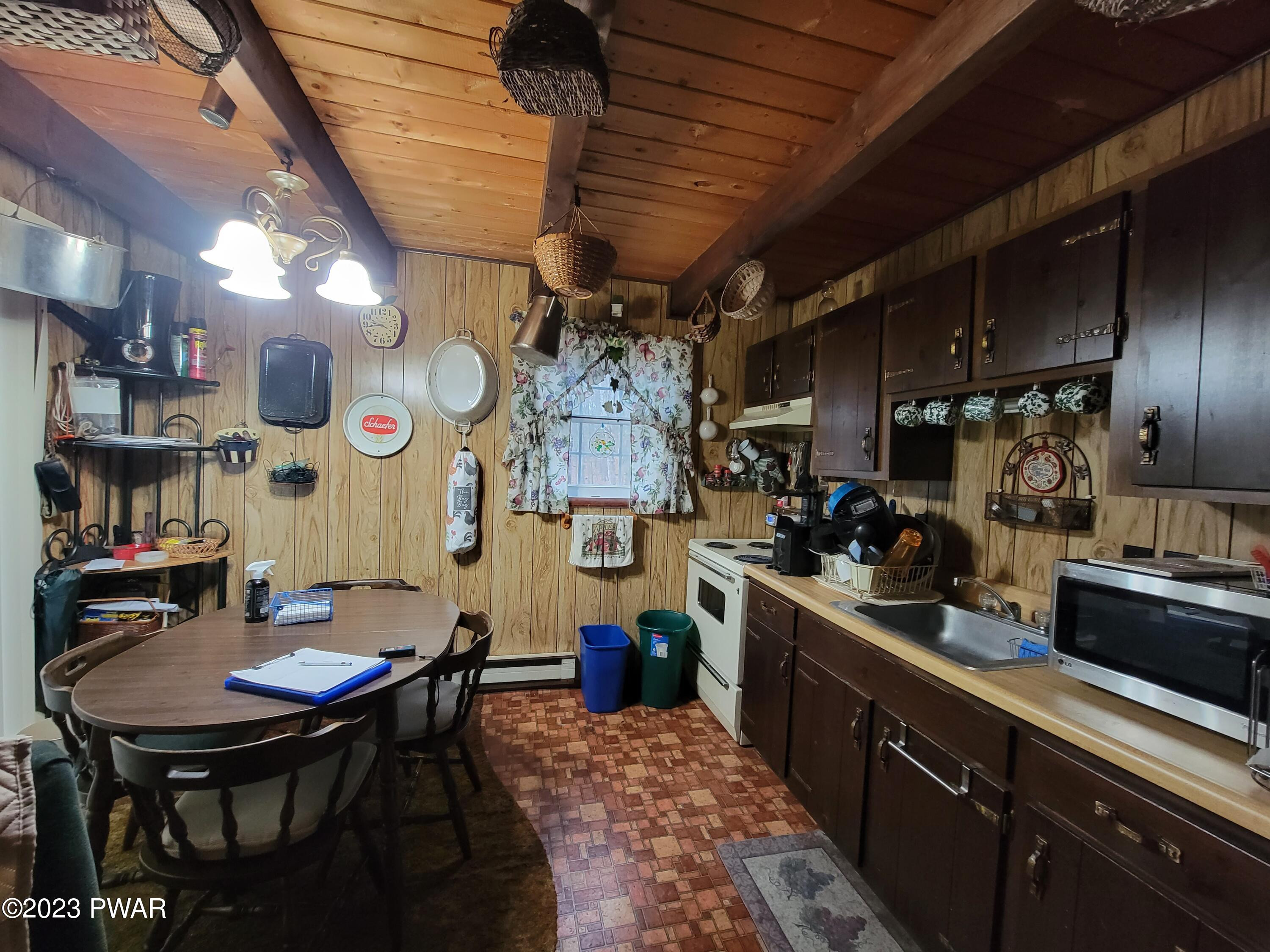 112 Flagstaff Court