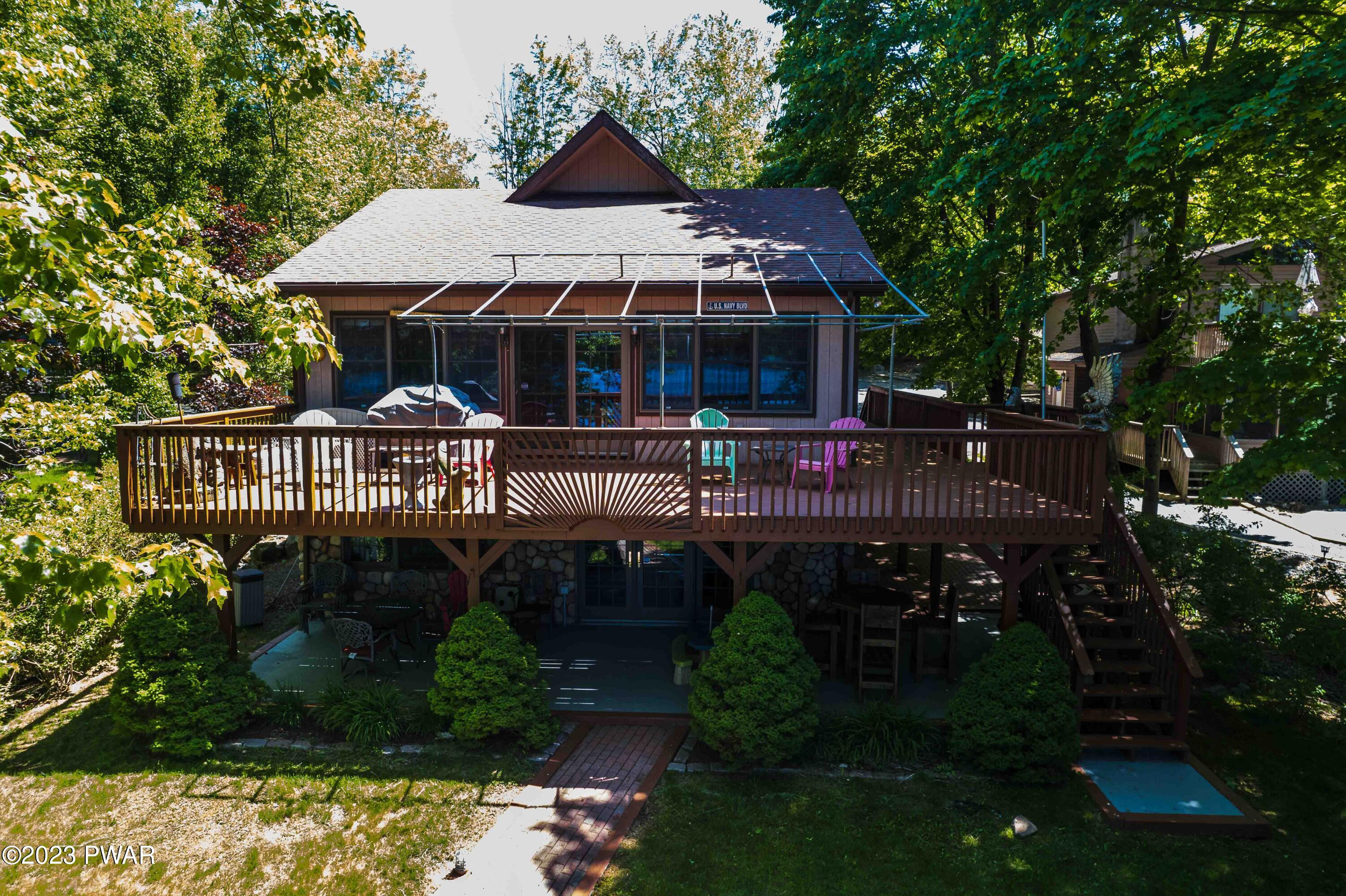 1741 Lakeview E Drive