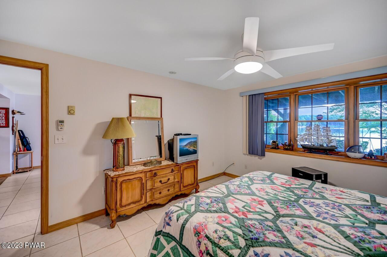 1741 Lakeview E Drive