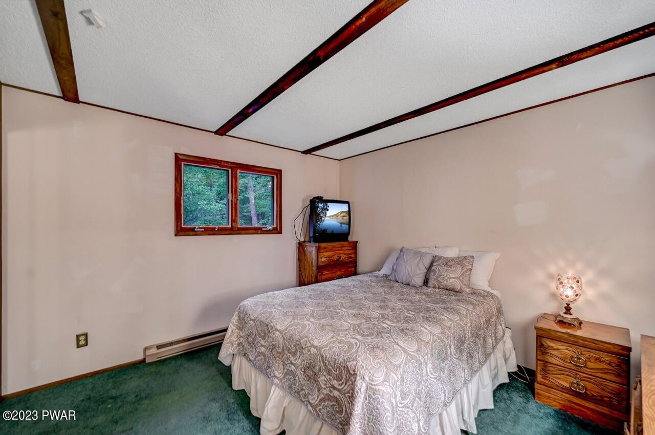 1741 Lakeview E Drive