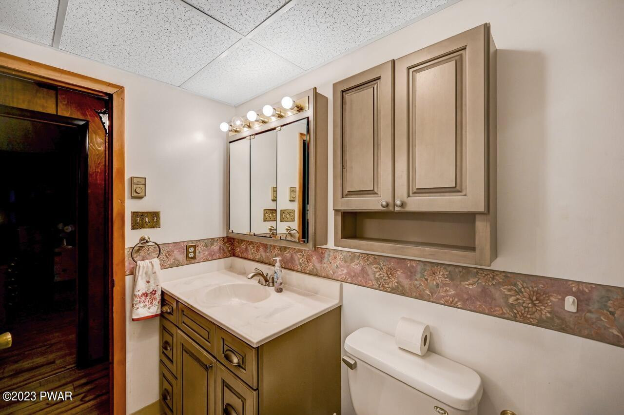 1741 Lakeview E Drive