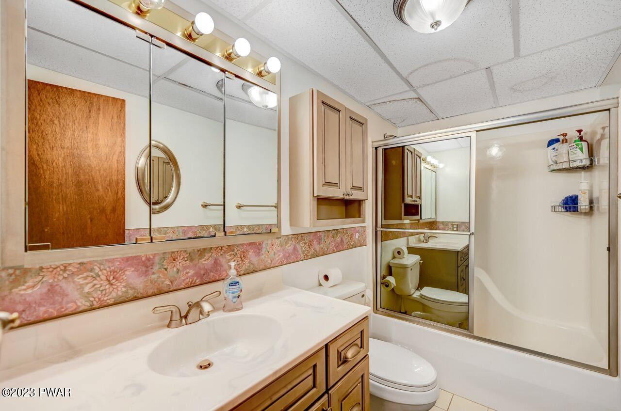 1741 Lakeview E Drive