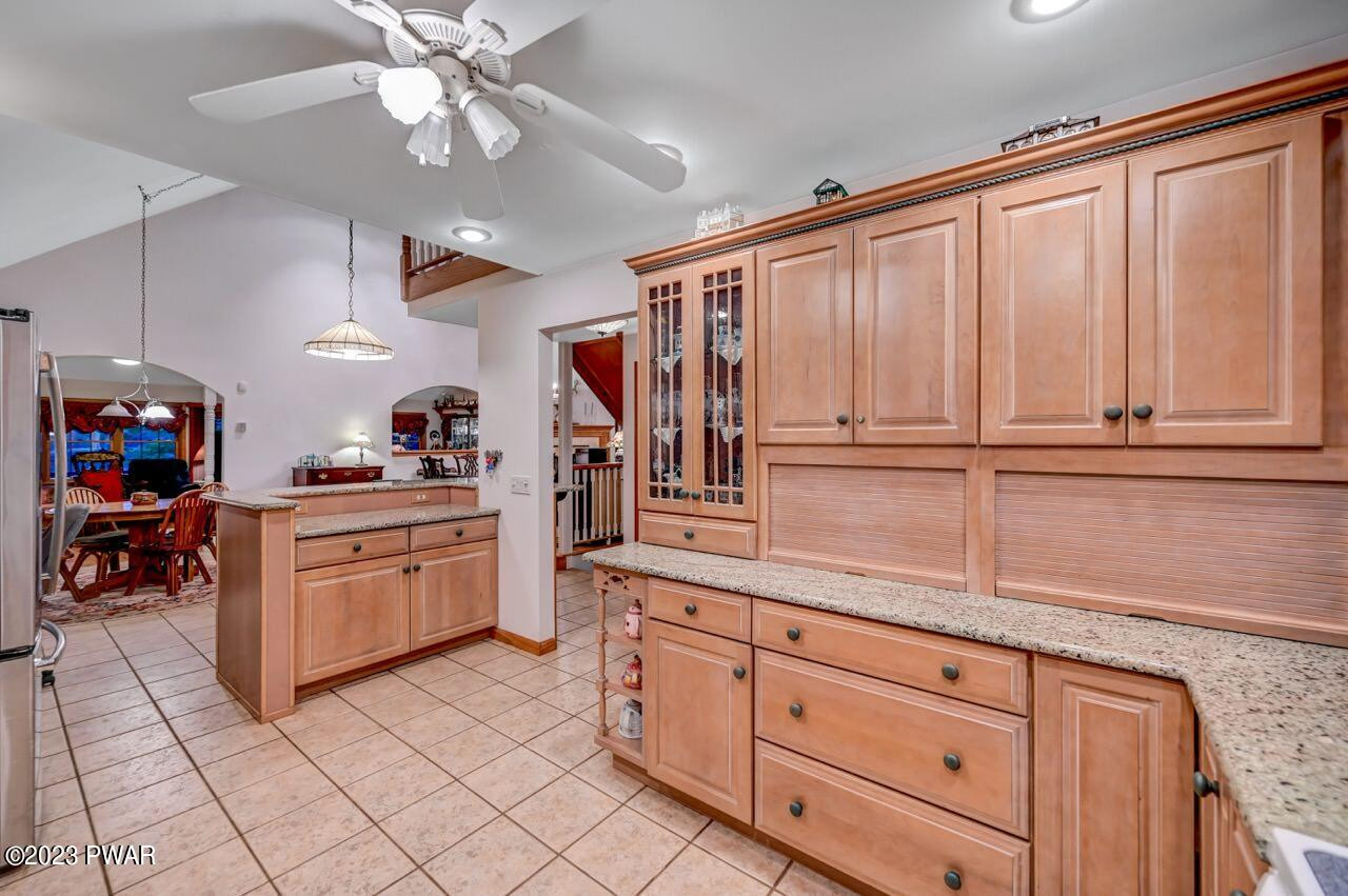 1741 Lakeview E Drive