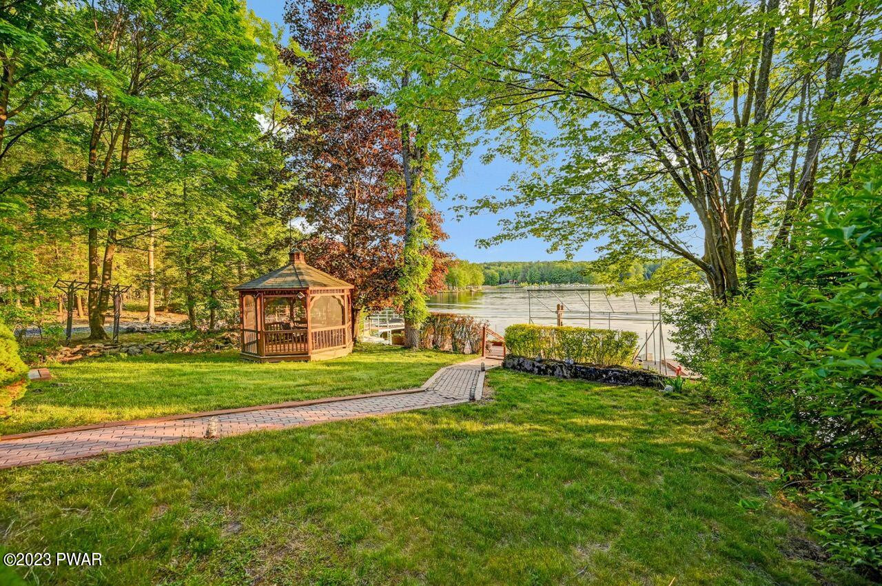 1741 Lakeview E Drive