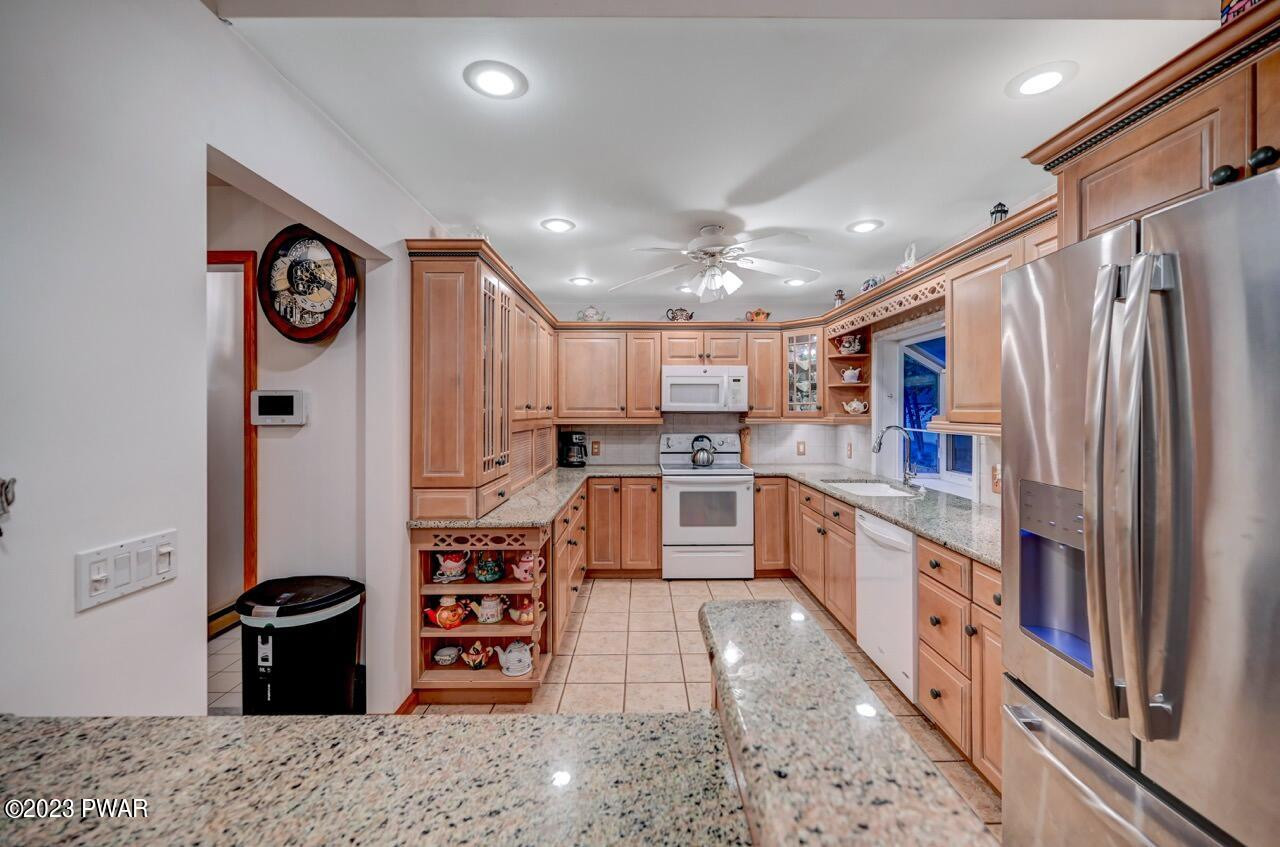 1741 Lakeview E Drive