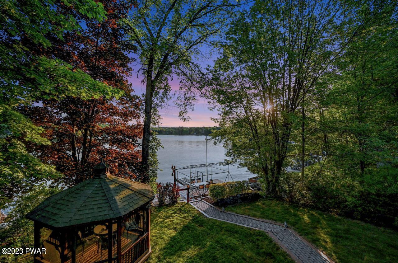 1741 Lakeview E Drive