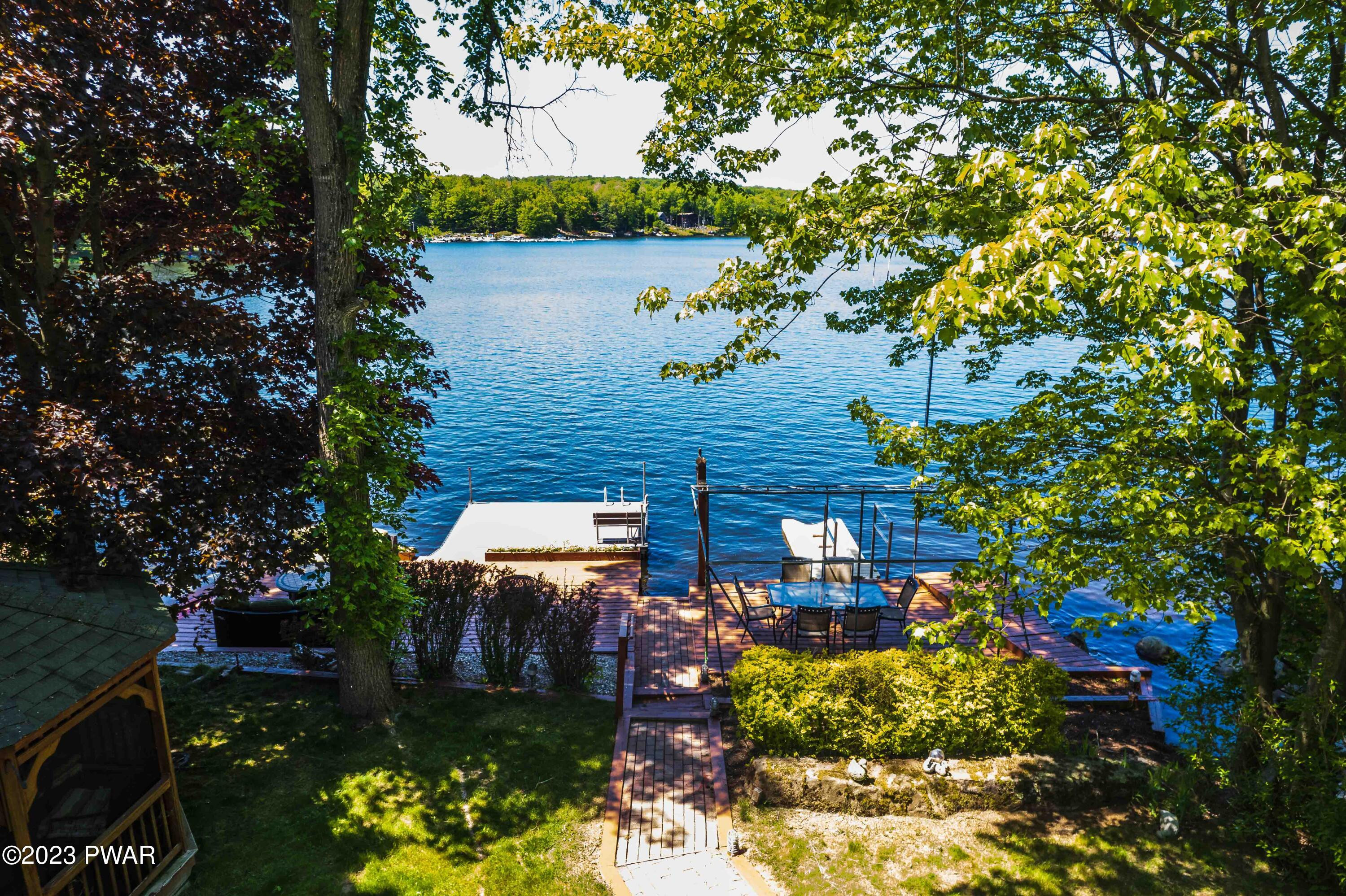 1741 Lakeview E Drive