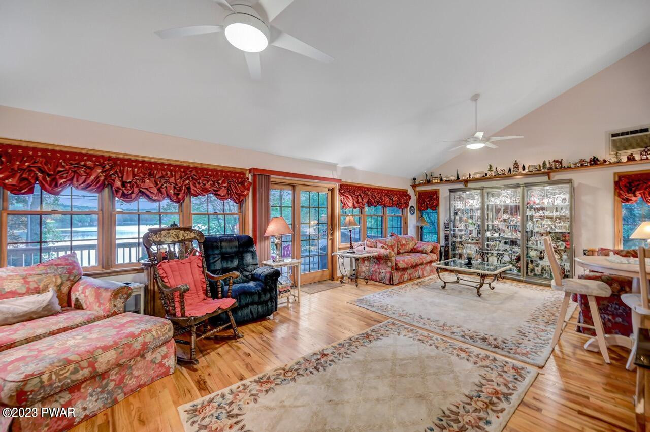 1741 Lakeview E Drive