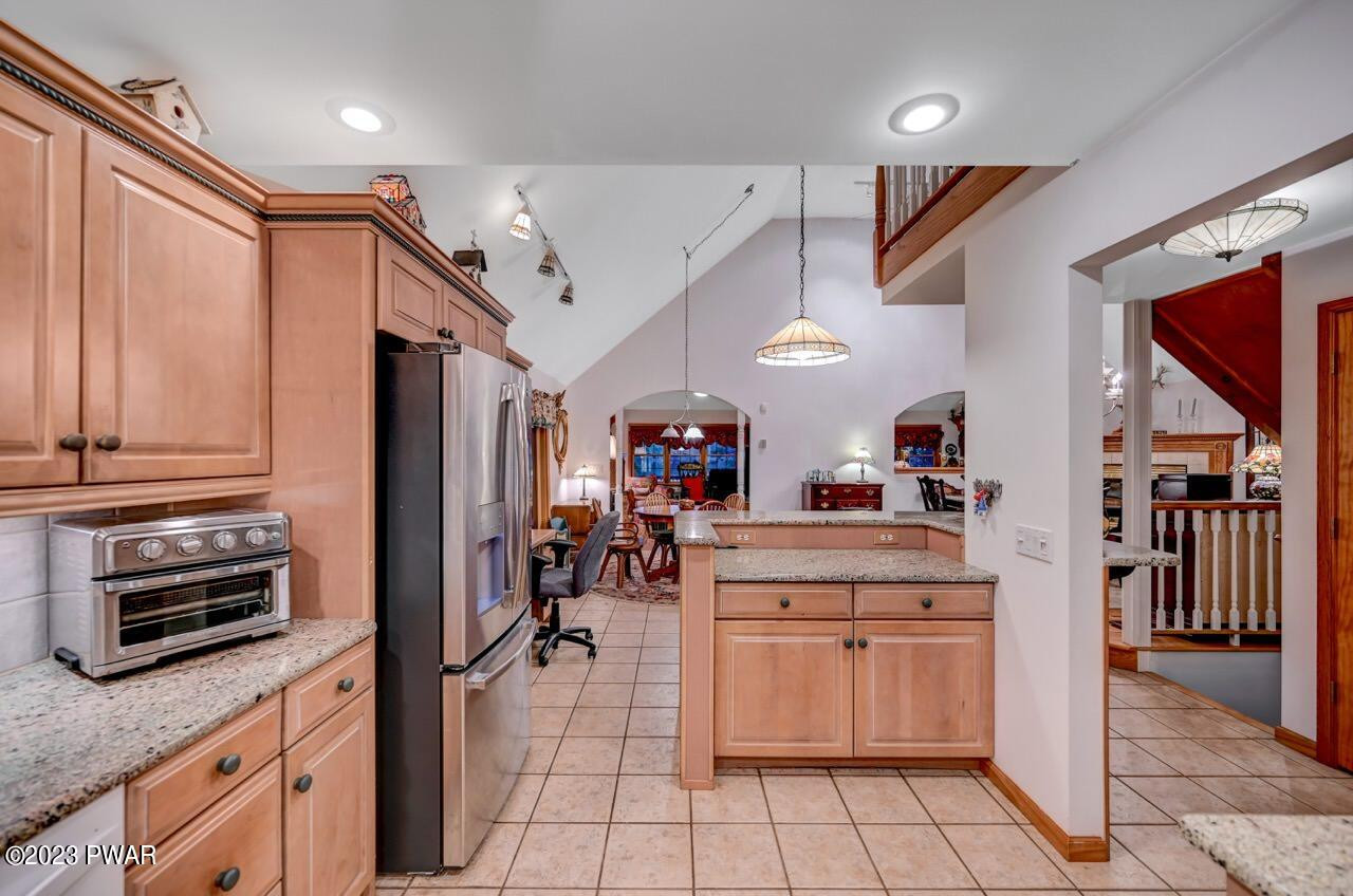 1741 Lakeview E Drive