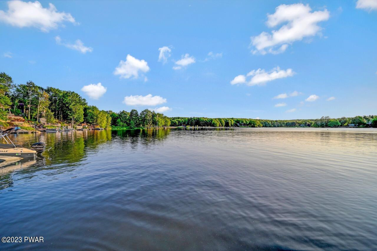 1741 Lakeview E Drive