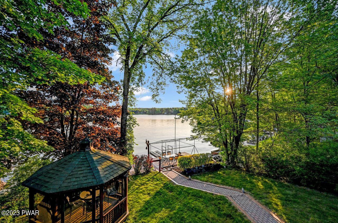 1741 Lakeview E Drive