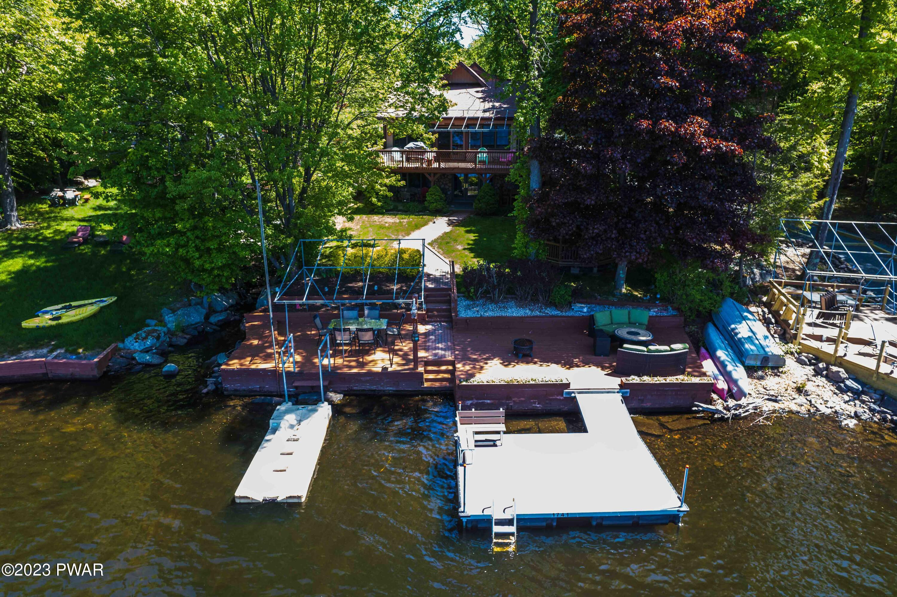 1741 Lakeview E Drive