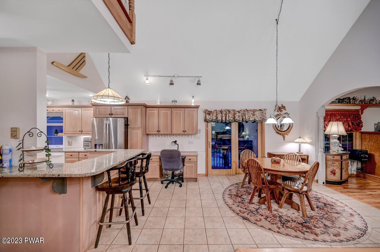 1741 Lakeview E Drive