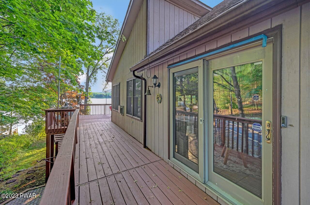 1741 Lakeview E Drive