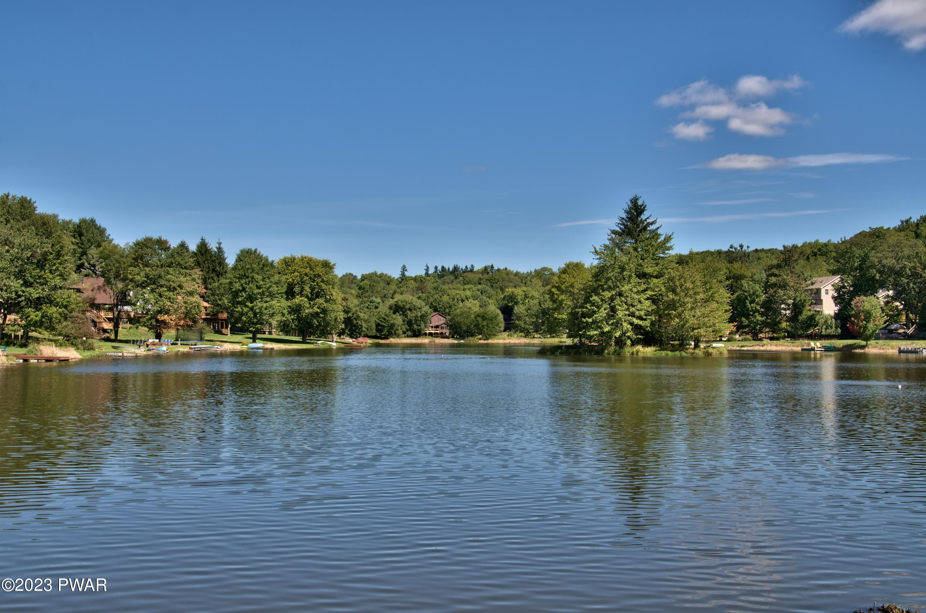 1741 Lakeview E Drive