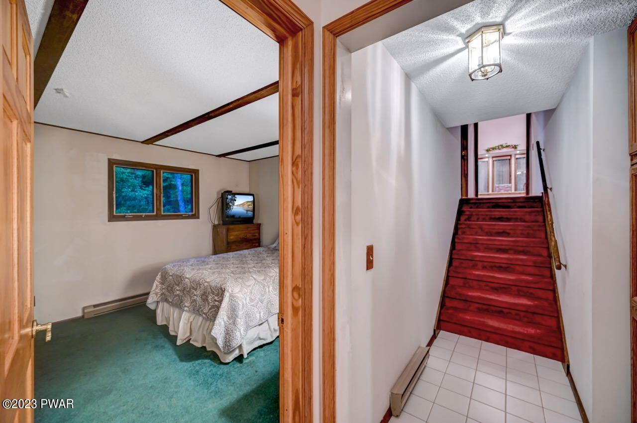 1741 Lakeview E Drive