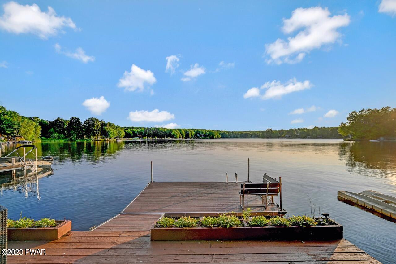 1741 Lakeview E Drive