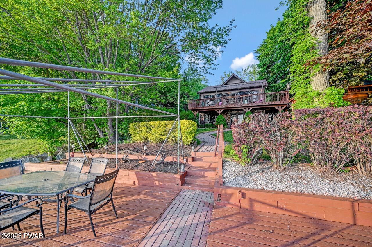 1741 Lakeview E Drive