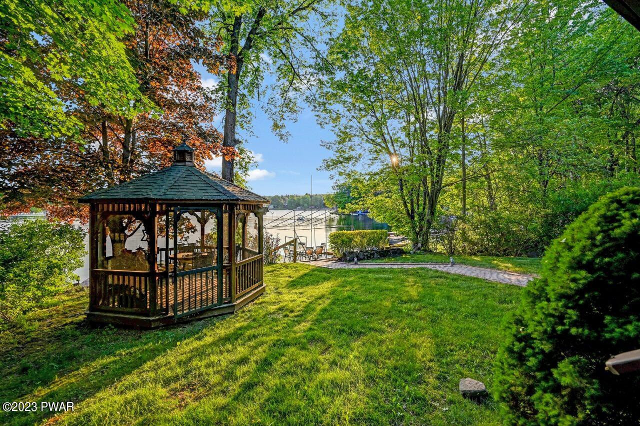 1741 Lakeview E Drive