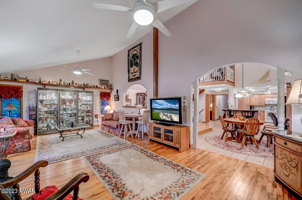 1741 Lakeview E Drive