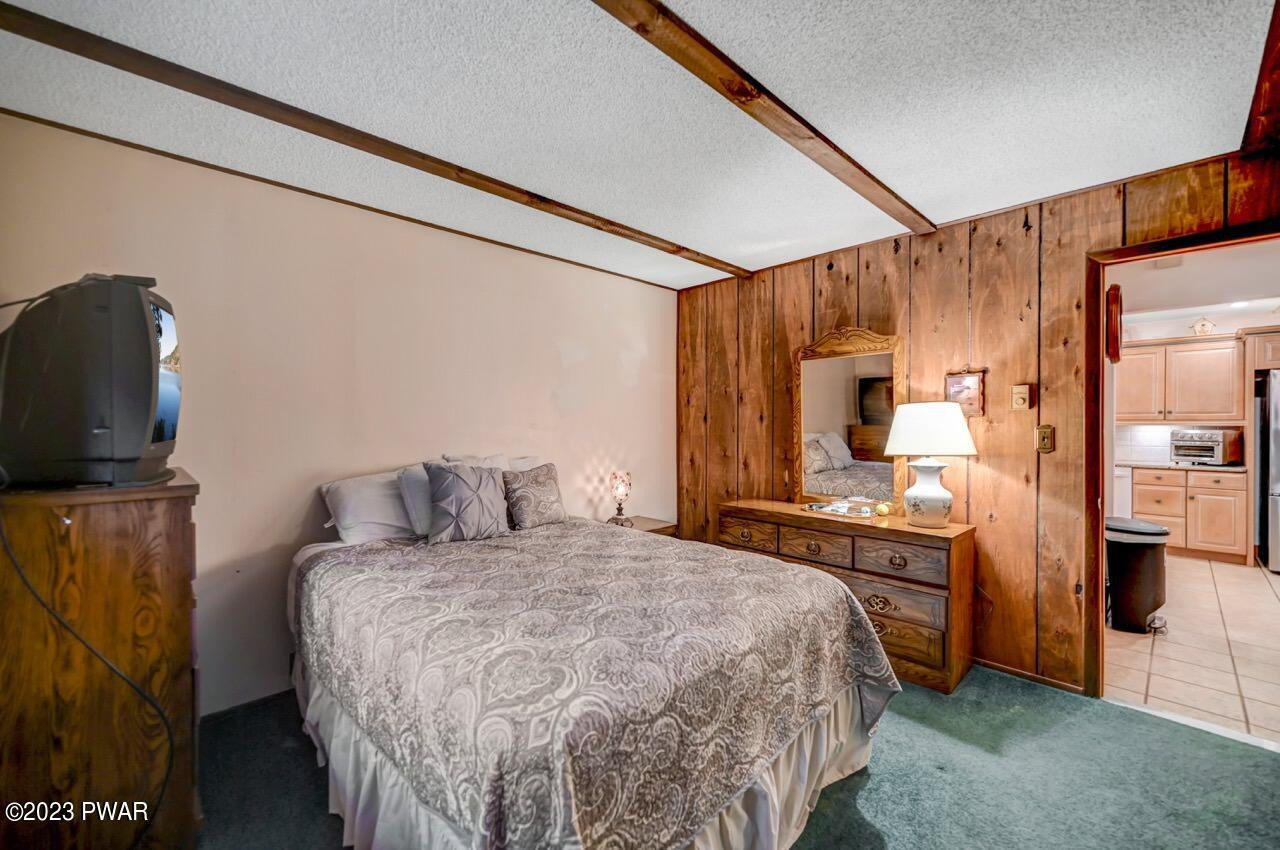 1741 Lakeview E Drive