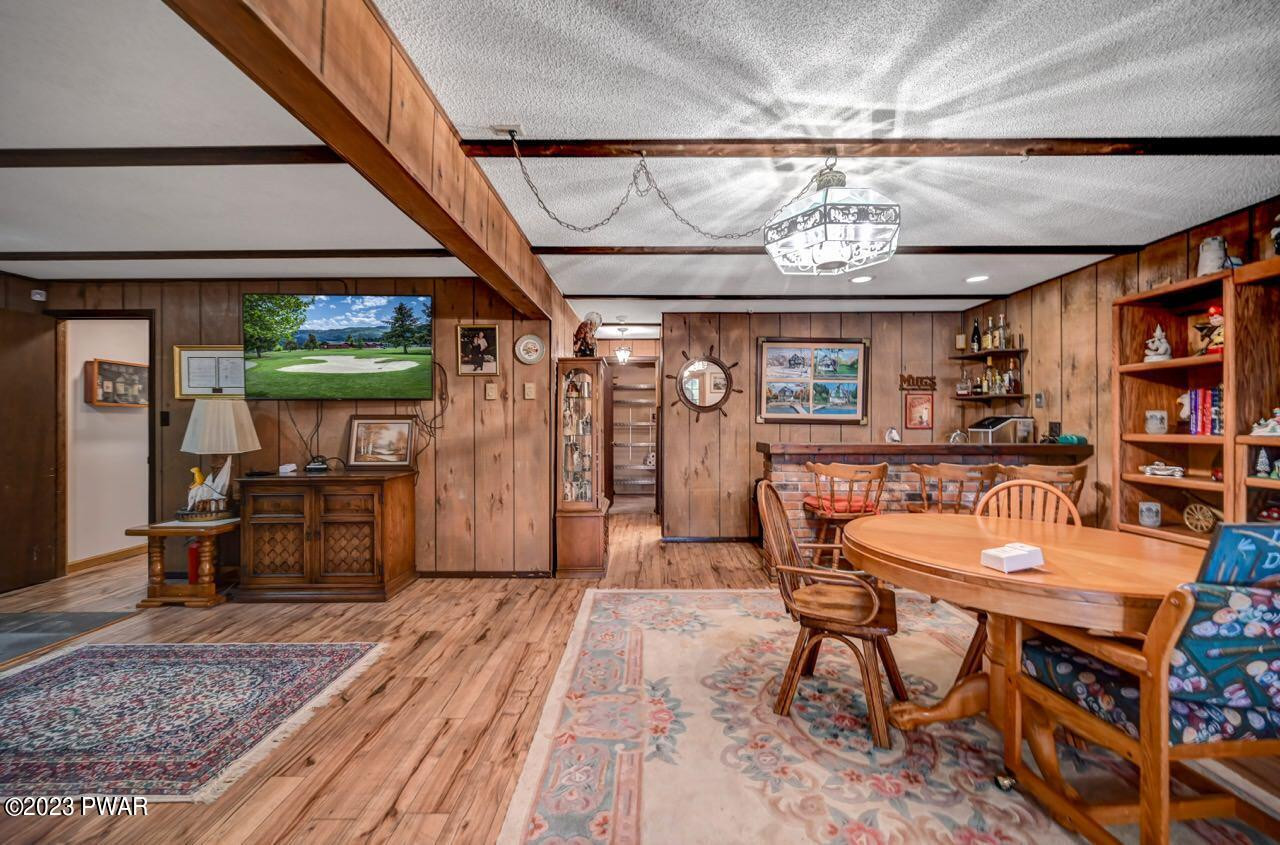 1741 Lakeview E Drive