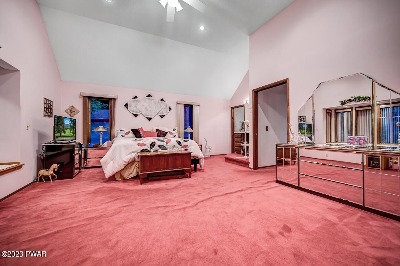 1741 Lakeview E Drive