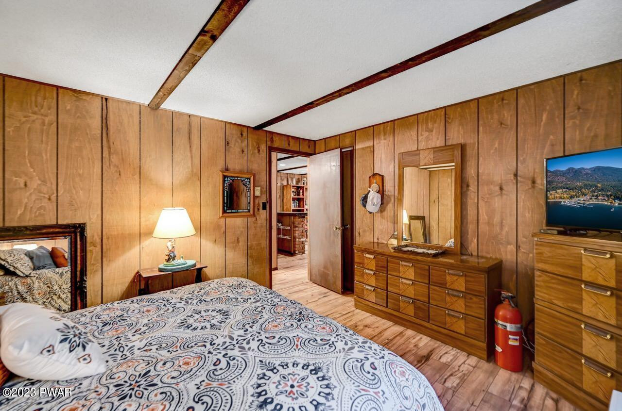 1741 Lakeview E Drive