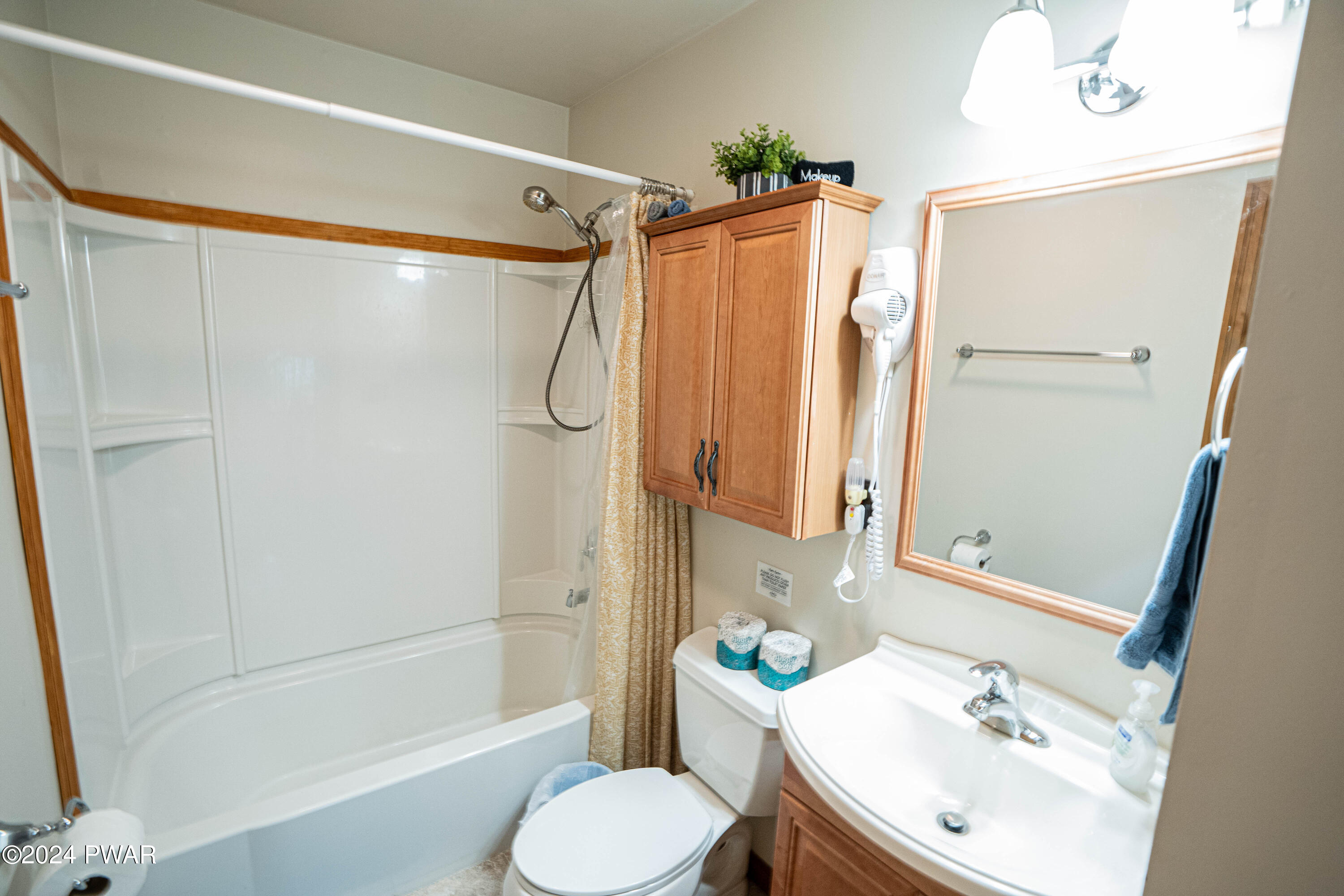 163 Karl Hope Boulevard