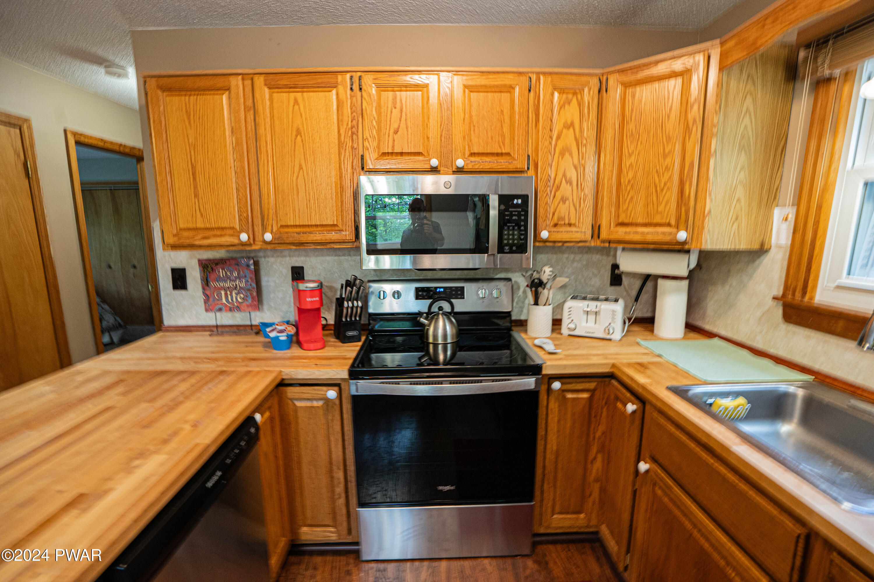 163 Karl Hope Boulevard