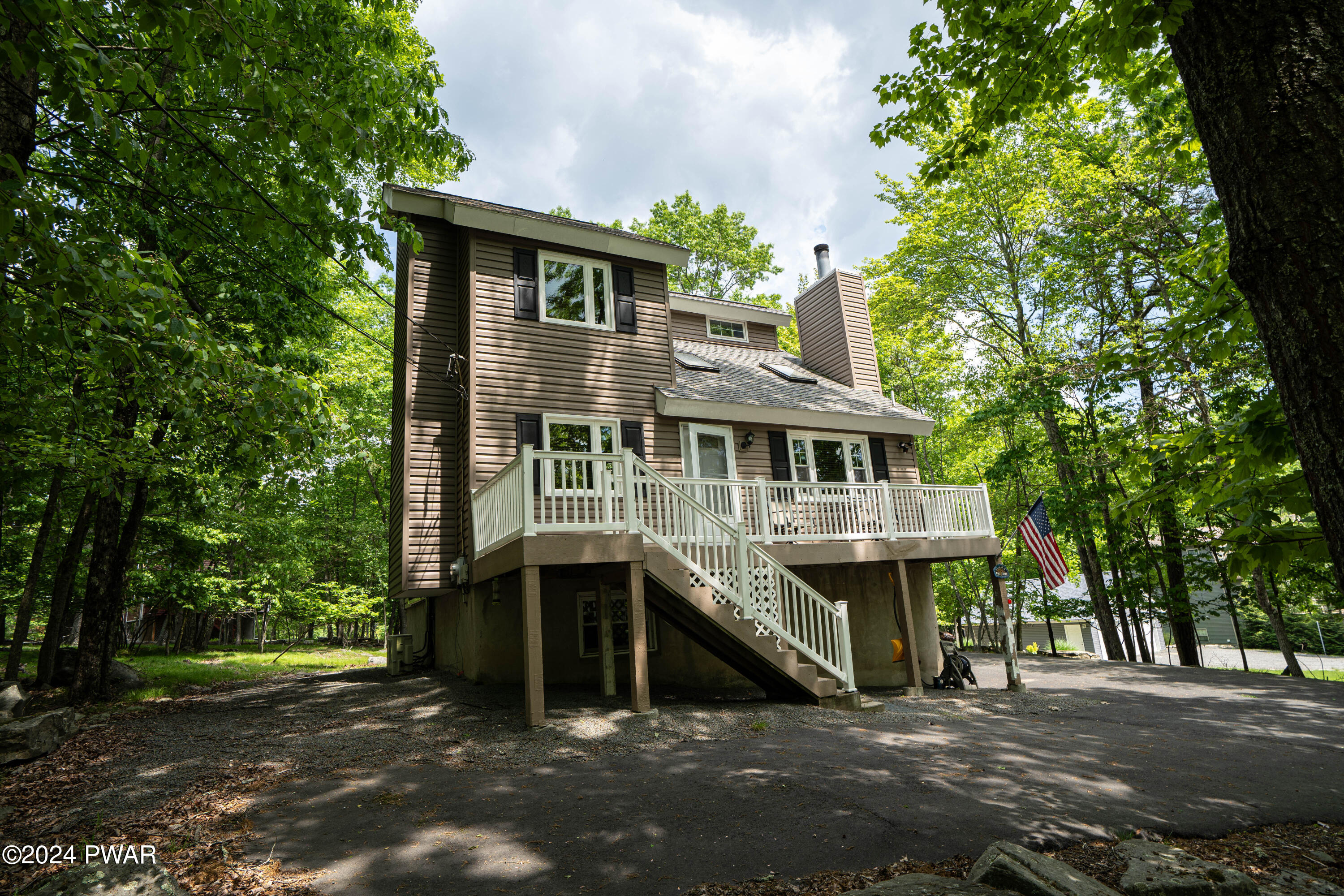 163 Karl Hope Boulevard