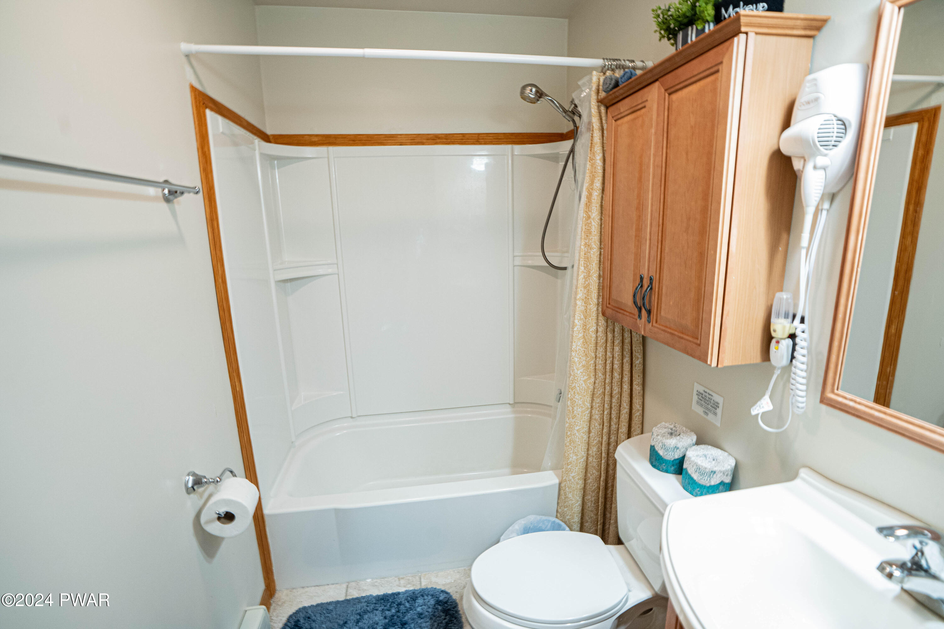 163 Karl Hope Boulevard