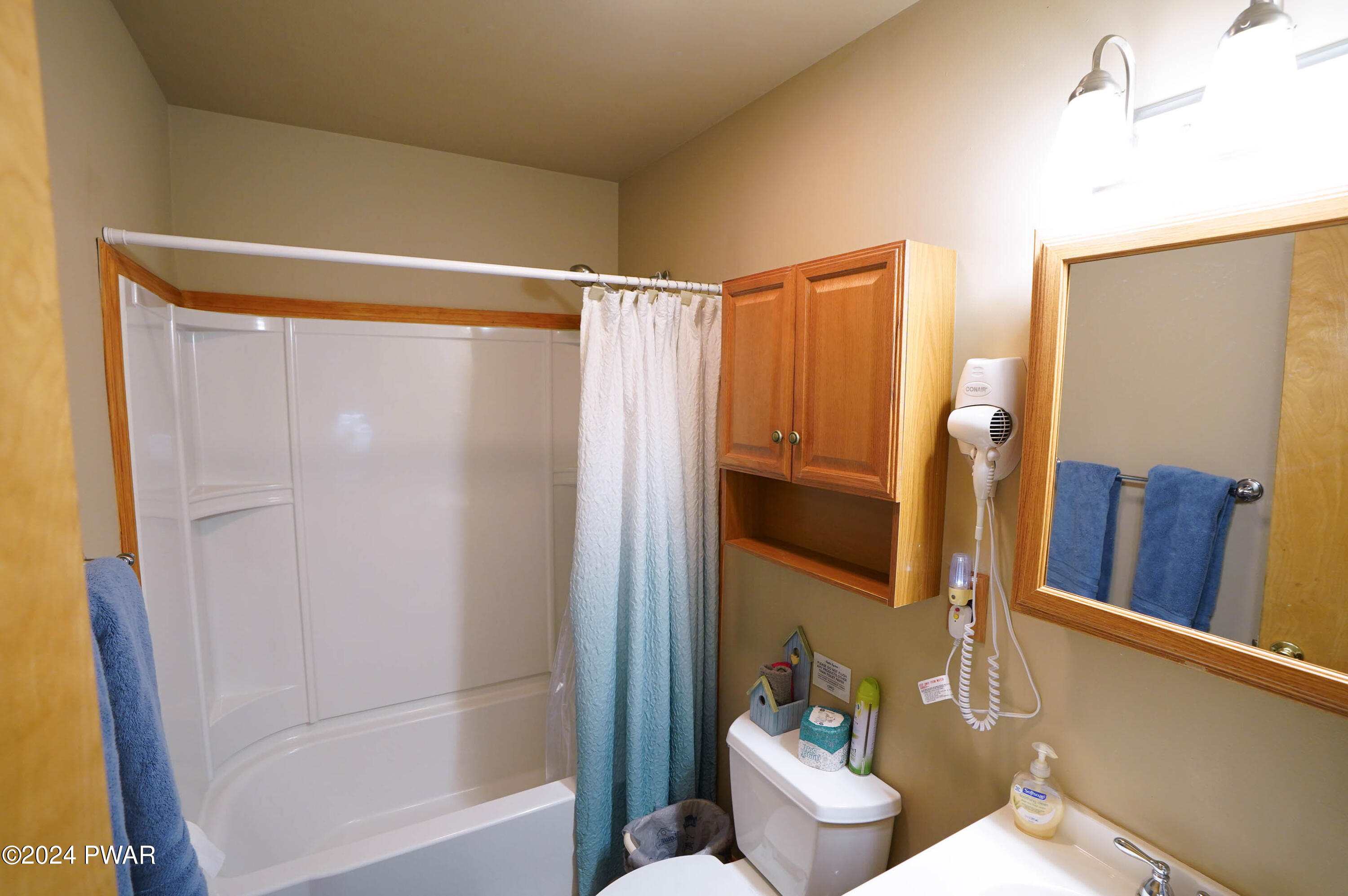 163 Karl Hope Boulevard