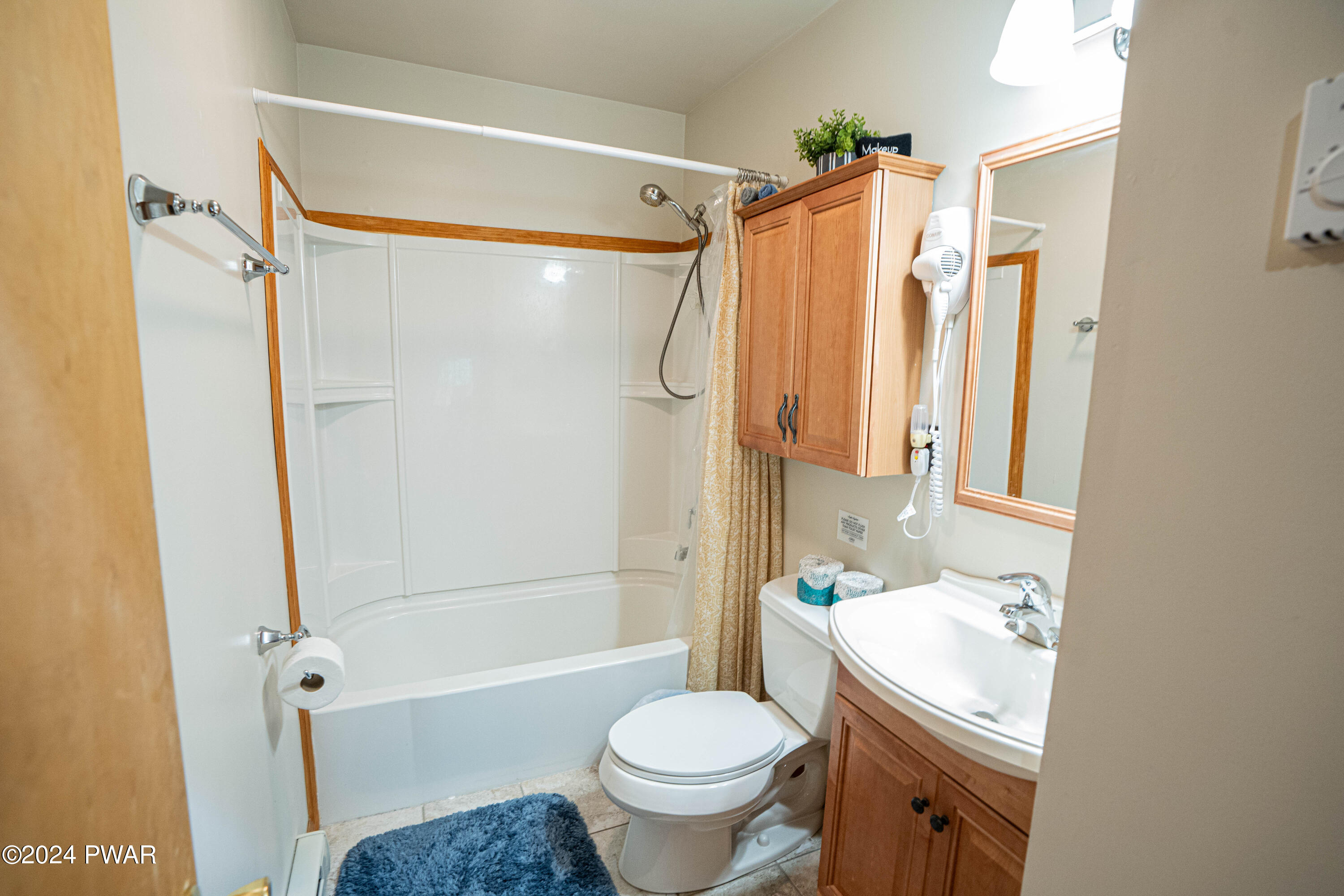 163 Karl Hope Boulevard